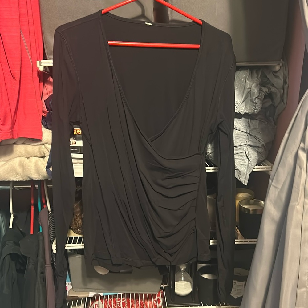 Size 12 Lulu shirt